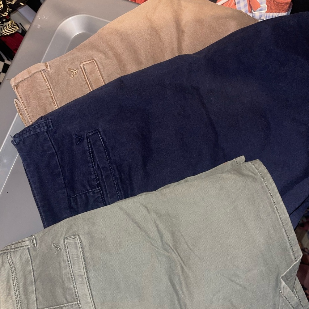 5piece bundle American Eagle ,Old Navy shorts bundle 
One random brand.